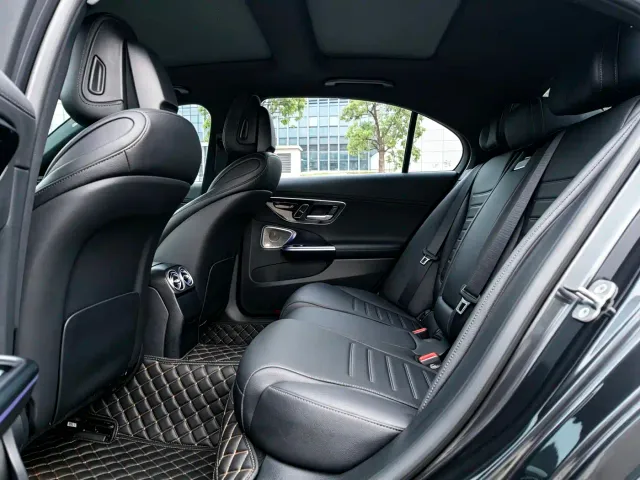 Mercedes-Benz C-Class — Фото автомобиля 6