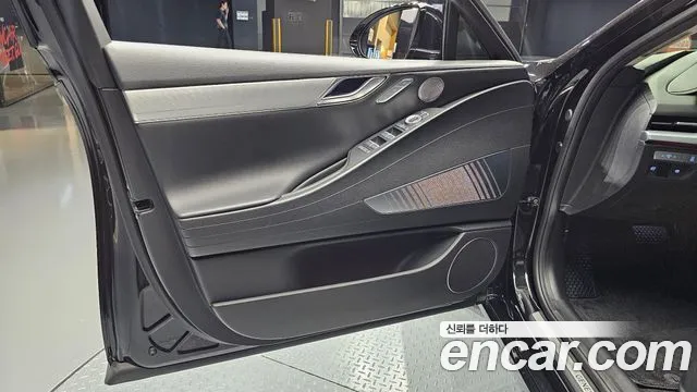 Genesis G80 Electrified G80 (RG3) — Фото автомобиля 13