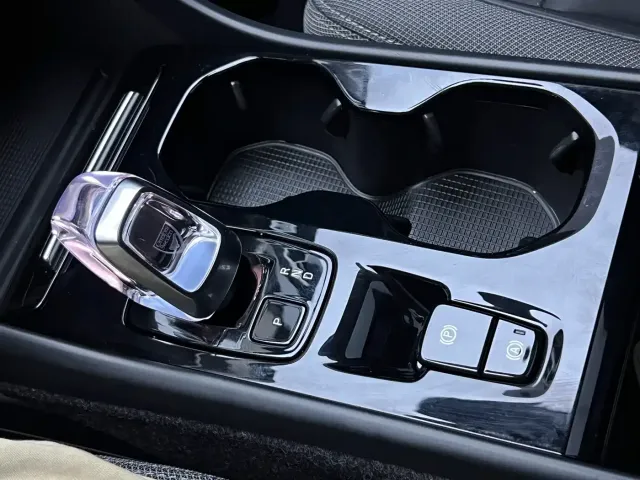 Volvo Volvo XC40 2023 B3 Zhiyuan Luxury Edition — Фото автомобиля 12