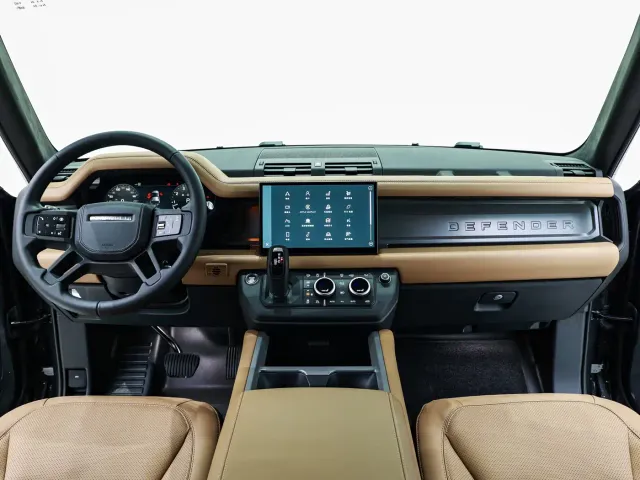 Land Rover Defender — Фото автомобиля 15