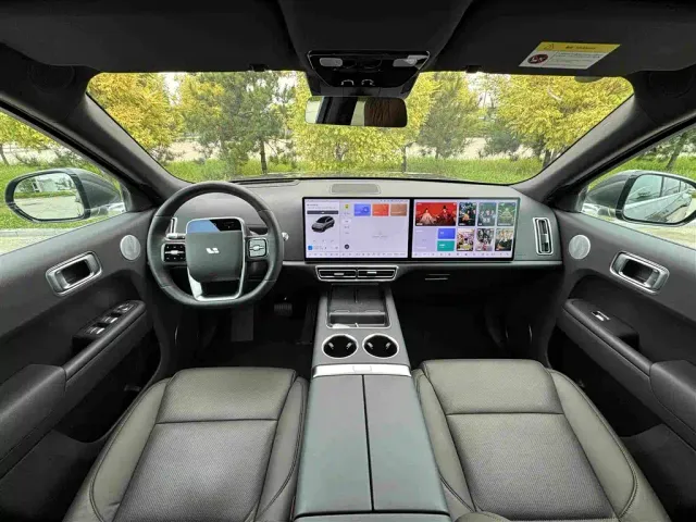 Li Auto L8 — Фото автомобиля 6