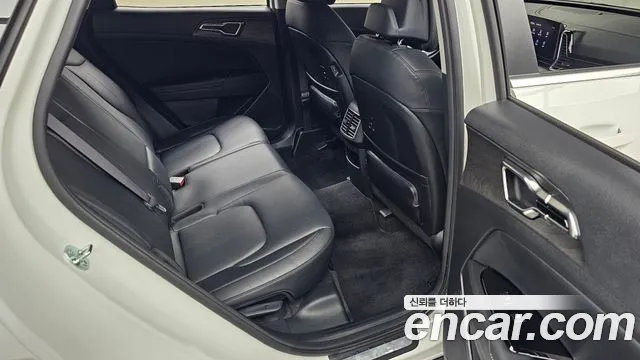 Kia Sportage Sportage 5-е поколение Бензин 1.6 турбо 2WD — Фото автомобиля 11