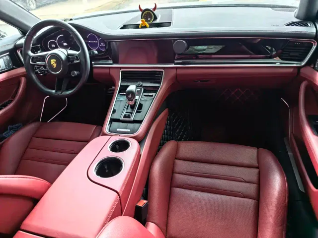 Porsche Panamera — Фото автомобиля 10