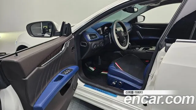Maserati Ghibli Ghibli — Фото автомобиля 10