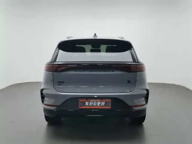 BYD Tang — Фото автомобиля 4