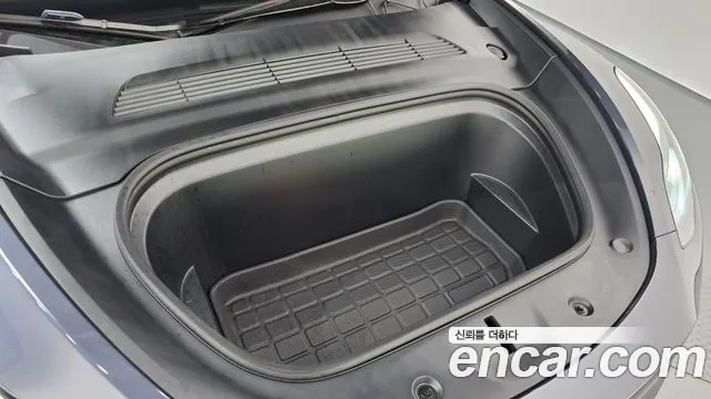 Tesla Model Y — Фото автомобиля 6