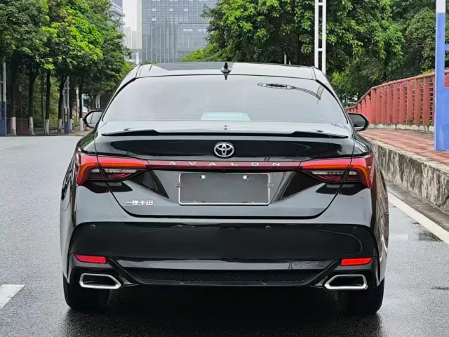 Toyota Avalon — Фото автомобиля 5
