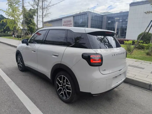 Leapmotor A10 — Фото автомобиля 6