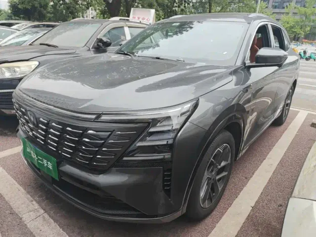 Фотография автомобиля — Changan CS75 Plus