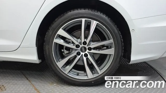 Audi A6 45 TFSI quattro Premium — Фото автомобиля 18