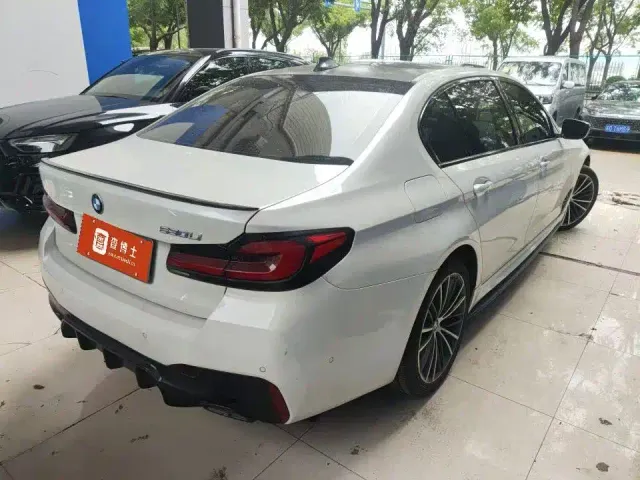 BMW BMW 5 Series 2022 530Li Leading M Sport Package — Фото автомобиля 3