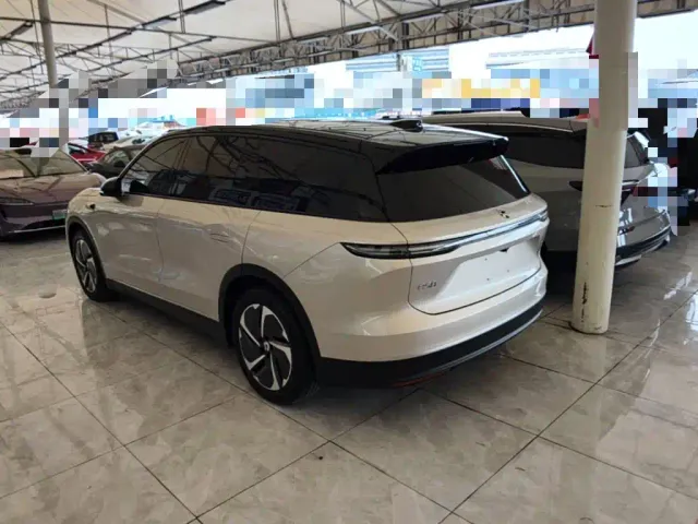 Nio ES8 — Фото автомобиля 4