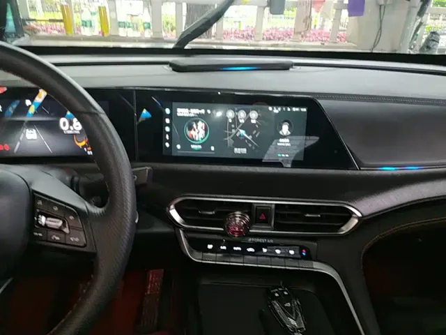 Changan UNI-T — Фото автомобиля 12