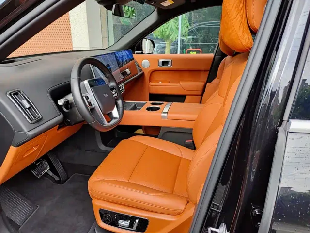 Li Auto L8 — Фото автомобиля 7