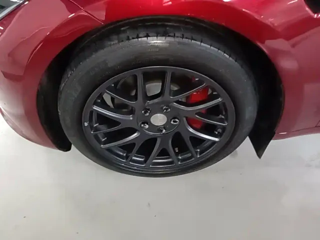 Tesla Model 3 — Фото автомобиля 22