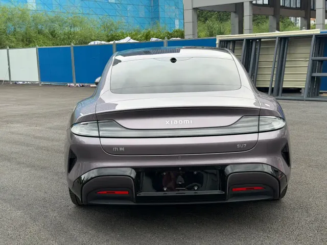 Xiaomi SU7 — Фото автомобиля 11