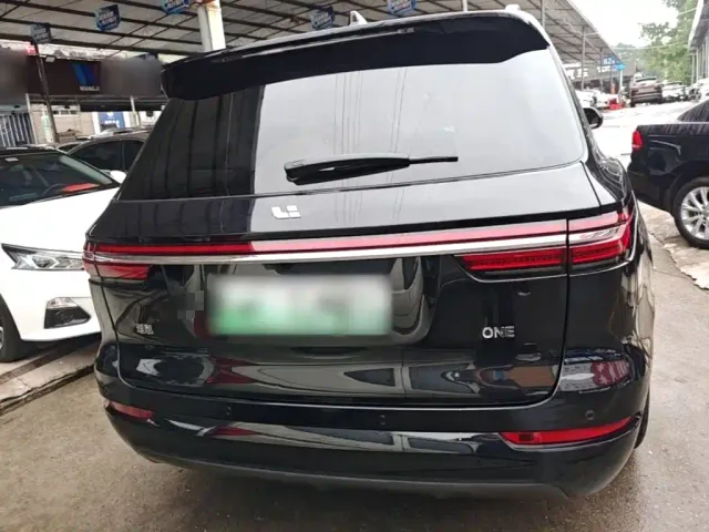 Li Auto ONE — Фото автомобиля 5