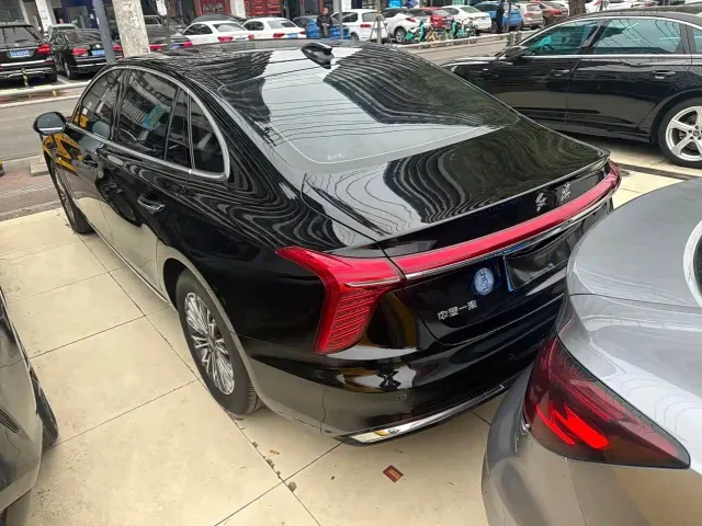 Hongqi H5 — Фото автомобиля 18