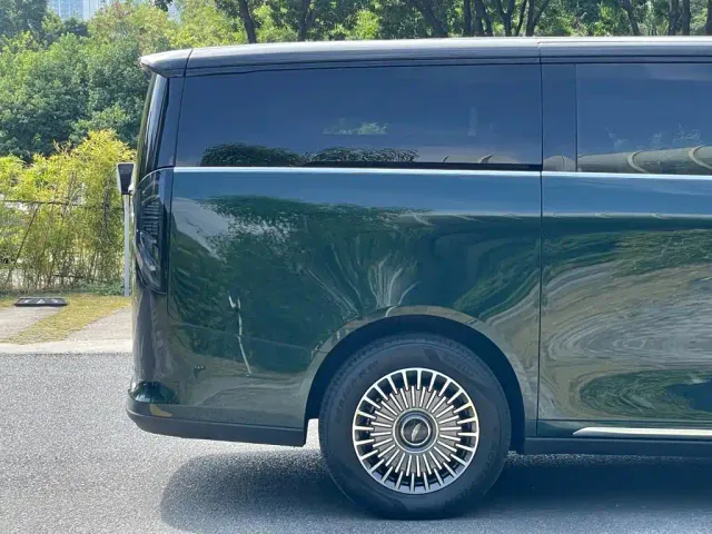 Geely Yizhen L380 — Фото автомобиля 28