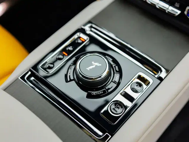 Rolls-Royce Cullinan — Фото автомобиля 25