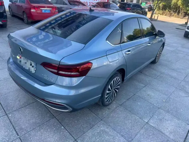 Volkswagen Lavida — Фото автомобиля 2
