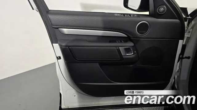 Land Rover Discovery — Фото автомобиля 12