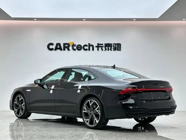 Audi A7L — Фото автомобиля 3