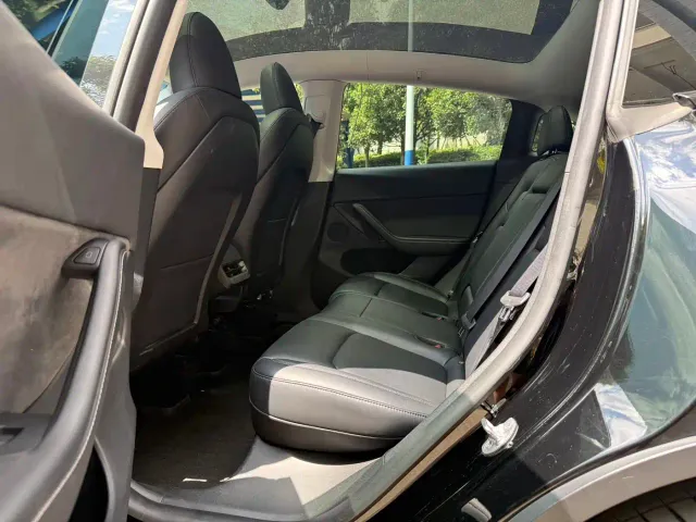 Tesla Model Y — Фото автомобиля 6