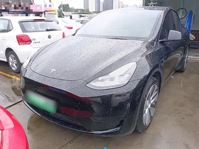 Фотография автомобиля — Tesla Model Y