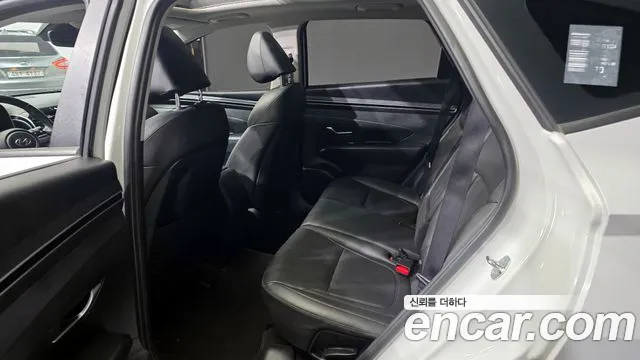 Hyundai Tucson Tucson (NX4) Дизель 2.0 2WD — Фото автомобиля 11
