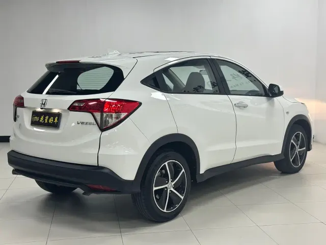 Honda Vezel — Фото автомобиля 4