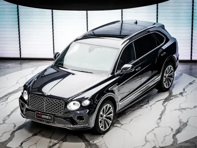 Bentley Bentayga — Фото автомобиля 2