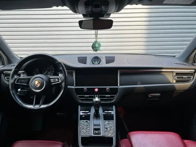 Porsche Macan — Фото автомобиля 14
