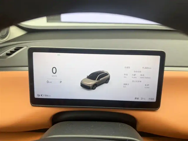 Leapmotor C10 — Фото автомобиля 12