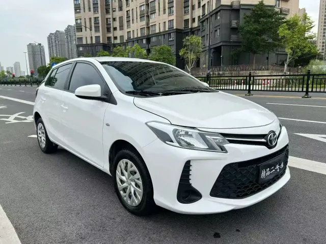 Toyota Vios FS — Фото автомобиля 6