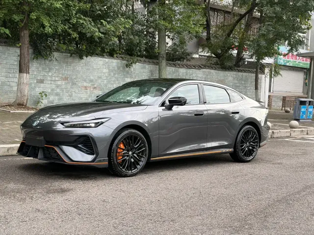Фотография автомобиля — Changan UNI-V
