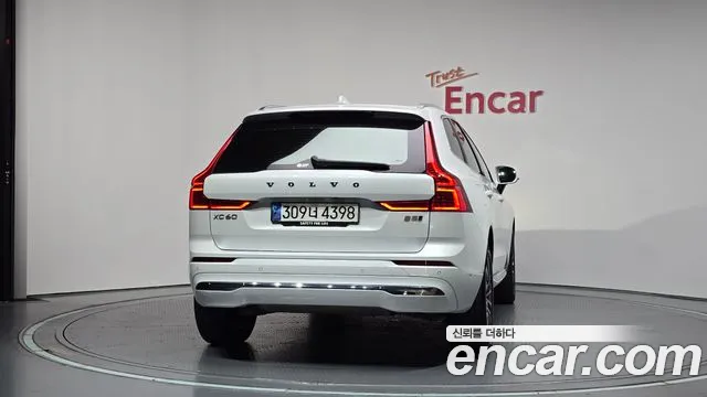 Вольво XC60 — Фото автомобиля 4