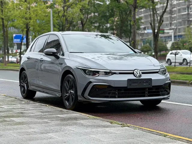 Volkswagen Golf — Фото автомобиля 3