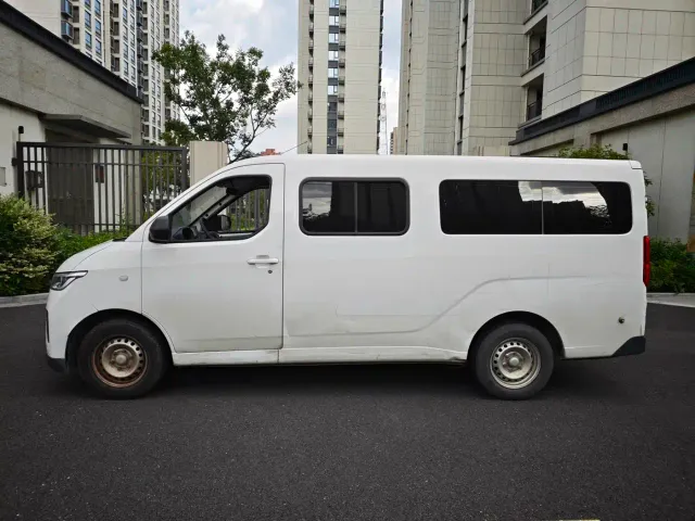 Wuling Yangguang — Фото автомобиля 12
