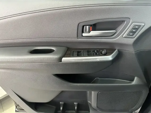 Toyota Granvia — Фото автомобиля 13