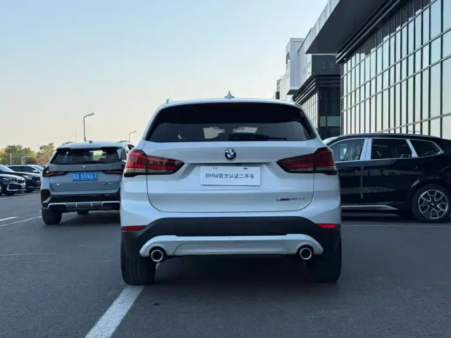 BMW X1 — Фото автомобиля 14