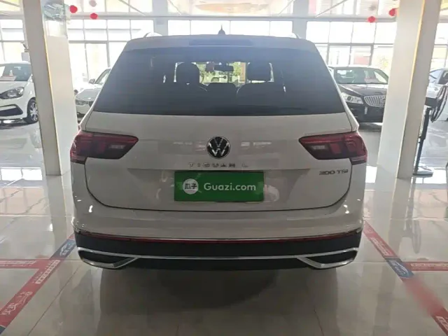 Volkswagen Tiguan L — Фото автомобиля 5
