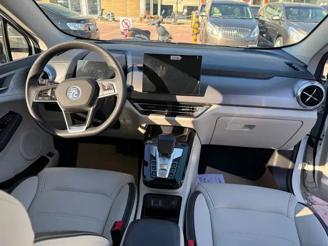 BYD Yuan Pro — Фото автомобиля 6