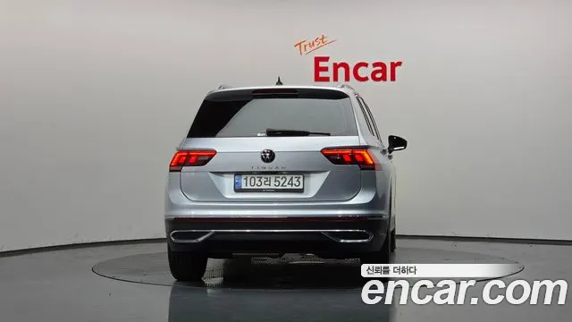Volkswagen Tiguan Tiguan 2 поколение 2.0 TDI Premium — Фото автомобиля 3