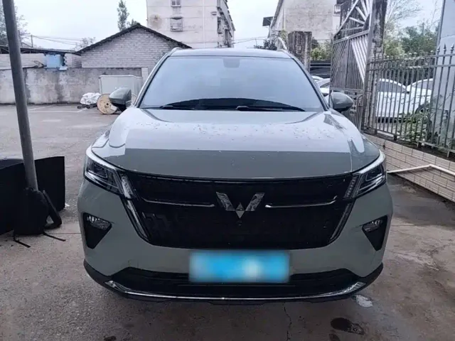 Wuling Asta — Фото автомобиля 2
