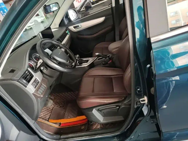 Forthing T5 — Фото автомобиля 14