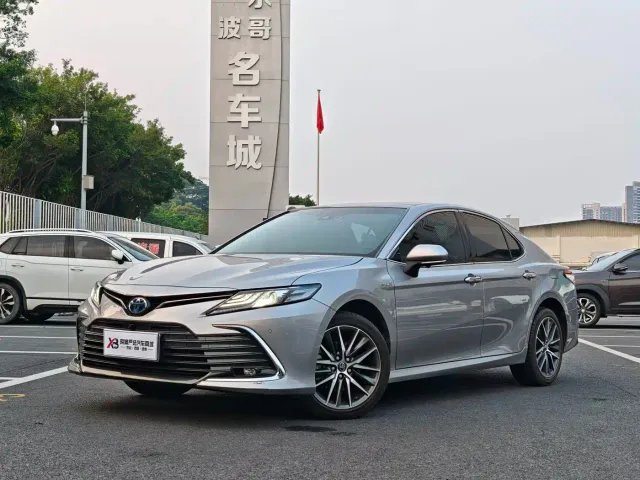 Фотография автомобиля — Toyota Camry