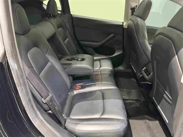 Tesla Model Y — Фото автомобиля 25