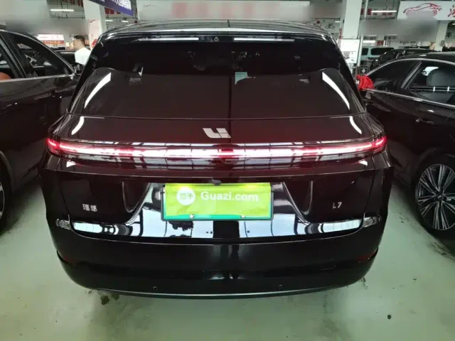 Li Auto L7 — Фото автомобиля 5