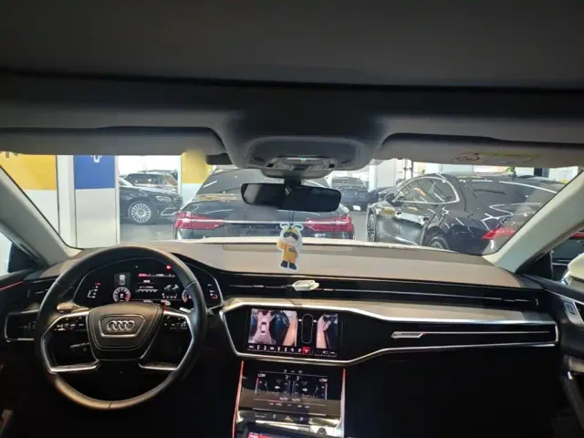Audi A7L — Фото автомобиля 9